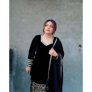 Vêtements et accessoires musulmans traditionnels de créateur, magnifique tenue de fête, haut, bas et dupatta - Product Image 1