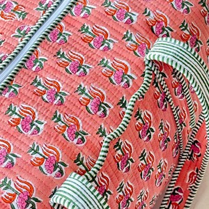 Quilted Cotton Duffle <b>Bag</b> Pink Floral Pattern Zipper Closure Large Capacity Weekender Travel <b>Bag</b> - Product Image 4