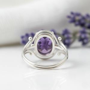 Anillo de Cóctel Infantil de Plata de Ley 925 con Amatista Natural, Diseño Minimalista de Alas Cristianas - Product Image 3