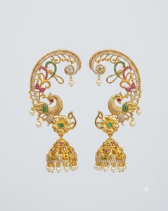 Exquisitas Pendientes de Oreja AD Peacock y Jhumkas Combinados: Joyería Tradicional India para Novias, Venta al por Mayor para Celebraciones Étnicas - Product Image 5