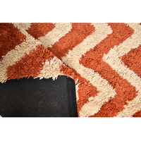 Tapis en laine tufté à la main sur mesure, motif chevron, shaggy, couleur terre cuite, orange, beige, pour salon, chambre, hôtel