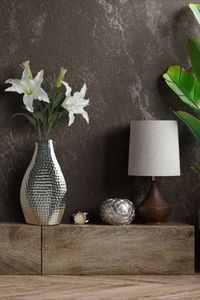 Elegante Florero de Metal Dorado para Decoración de Mesa con Influencia de Arte Moderno - Product Image 6