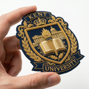 Parche bordado a mano con hilo dorado para blazer, emblema universitario personalizado, insignia escolar, venta al por mayor - Product Image 5
