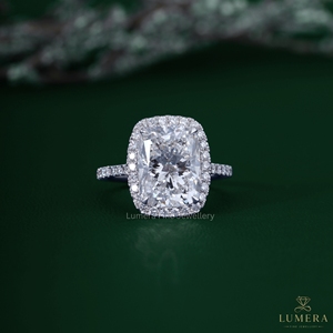 Anillo de Compromiso con Diamante Cultivado en Laboratorio de Corte Cojín de 5.57CT, Oro Blanco de 14K, Talla Pavé, Anillo de Novia Alargado, Lujoso para Mujer, Certificado IGI - Product Image 1