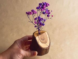 Vase à fleurs en bois massif fait main, idéal pour la décoration intérieure rustique, ajoutant une beauté visuelle organique. - Product Image 6