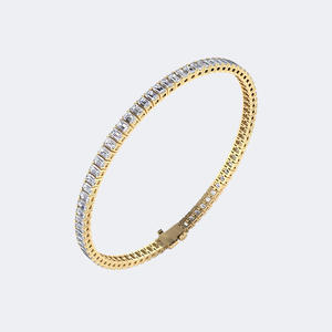 Pulsera de tenis con diamantes y esmeraldas de 8.00 quilates con engaste en barra - Product Image 4
