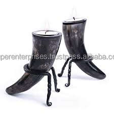 Bougeoirs élégants en métal de conception de corne noire blanche exclusive pour la maison hôtel villas mariage bougeoirs parfumés décoratifs - Product Image 3
