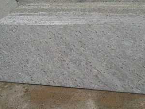 Losas de Granito Blanco Luna Elegantes, Superficie Pulida, Grano Fino, Piedra Natural, Perfectas para Diseño de Interiores de Lujo y Arquitectura - Product Image 4