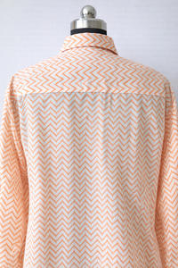 Camisa de algodón a rayas con estampado a mano |   Camisa Verde y Blanca con Botones |   Camisa Unisex Hecha a Mano por Artesanos |   Top de Moda Sostenible - Product Image 5