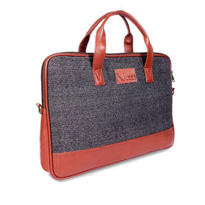 Maletín Ejecutivo Multifuncional de Piel Sintética Liviya Modelo 147, Organizador/Planificador para Portátil, con Logotipo Personalizado en Relieve - Product Image 1