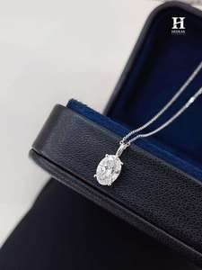 Collier pendentif solitaire en or 18 carats avec diamant taille ovale, bijoux fins minimalistes - Product Image 5