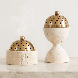 Brûleur d'encens de luxe en travertin beige naturel avec couvercle en laiton brossé découpé en forme d'hémisphère, porte-bakhoor - Product Image 5