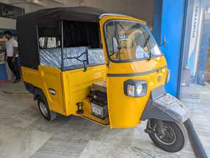 Motocyclette de rue modèle Ape City & DX fabriquée en Inde |   Nouveau véhicule 3 places de haute qualité |   Prêt à l'exportation pour Haïti et les États-Unis - Product Image 6