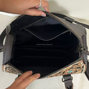 Sac de voyage Thunderbird en cuir véritable fait main, taille moyenne, pour femme, sac de sport durable pour l'extérieur – Collection March Expo - Product Image 6