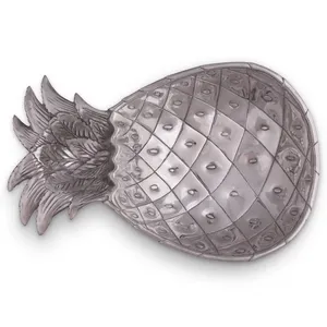 Assiette décorative en céramique artisanale en forme d'ananas avec motif végétal gravé pour vaisselle fantaisie de fête - Product Image 5