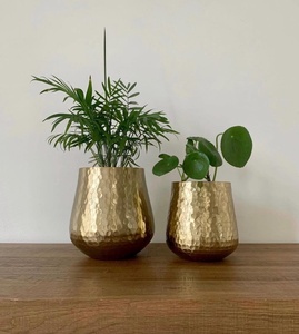 Maceta metálica para decoración del hogar, diseño moderno de maceta metálica, maceta metálica hecha a mano, maceta metálica para interiores. - Product Image 4