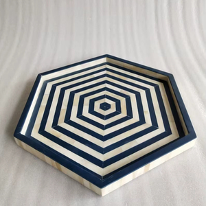 Bandeja de Resina Clásica Contemporánea, Acabado Pulido de Alta Calidad, Diseño Duradero Hecho a Mano para Hogares Modernos, Premium - Product Image 1