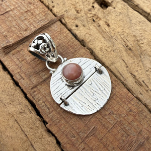 Wholesale 925 Sterling Silver Natural Pink <b>Opal</b> Gemstone Pendant Round Textured Disc Charm Custom Jewelry Manufacturer - Product Image 2