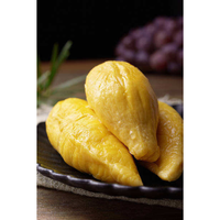 Verse Durian, romige gele vruchtvlees en rijke zoete smaak, voordelige prijs, 100% natuurlijk tropisch fruit, veelgezien op de Vietnamese markt.