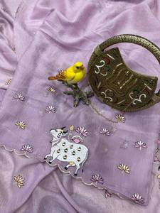 Sari élégant doré effet froissé – Broderie motif animalier de créateur avec motif floral et chemisier - Product Image 2