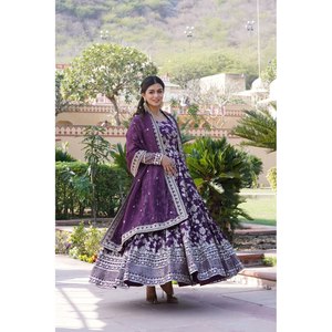 Vestido bordado de lentejuelas de ropa india y paquistaní y Dupatta para apariencia de fiesta - Product Image 1