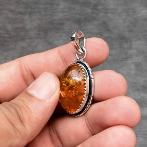 จี้อำพันบอลติกทำมือรูปไข่ เครื่องประดับเงินแท้ สร้อยคอพลอยหายาก ของขวัญสุดหรูสำหรับผู้หญิงและเด็กผู้หญิง - Product Image 2