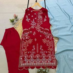 Robe Kurta Traditionnelle Indienne/Pakistanaise Rouge en Coton à Séchage Rapide, Manches Longues, Coupe Trapèze, pour Femme, Idéale pour Tenue Quotidienne, Fêtes, Mariages et Diwali - Product Image 5
