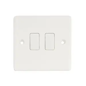 China Popular Universal UK Standard Wall Switches Bakelite Button White Panel 2 Gang Switch Outlet Smart Home Control Light