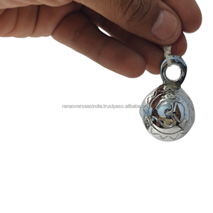 Campanas Redondas Colgantes de Latón Plateado con Símbolo OM, Decoración Tradicional y Moderna para el Hogar, Meditación y Yoga, Regalo a Precios Accesibles - Product Image 5