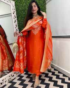 Traje Salwar de Tela de Algodón Chanderi de Diseño Moderno, Estilo Indio-Pakistaní, Exclusivo y de Última Moda para Mujer, Ideal para Fiestas, Bodas y Eventos Étnicos - Product Image 2