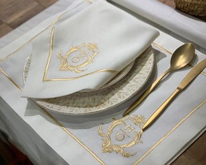 Serviettes de table en lin 100% Nature4u, style japonais, broderie monogramme, couleur et logo personnalisés. - Product Image 1