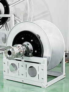 Servicio OEM/ODM: Carrete de manguera de alta resistencia de aluminio natural con diseño multi-enrollado TechnoJet HRM25A6001 de 12V, flujo de 800-1000 GPM - Product Image 2