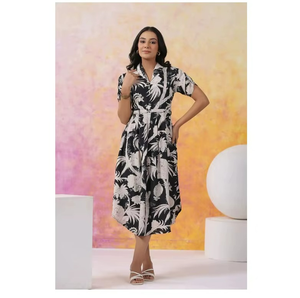 Vestido de Seda Rusa de Alta Demanda para Mujer, Elegante Estampado Inspirado en la Naturaleza sobre Seda Suave de Lujo, Perfecto para la Noche o para Usar en Vacaciones - Product Image 6