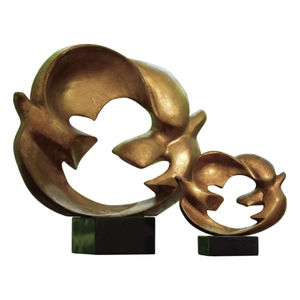 Sculpture de couple de dauphins abstraits en or, statue en aluminium, art moderne fait main, décoration de table pour anniversaire, maison ou bureau - Product Image 5