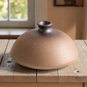 แจกันเซรามิคทรงแปลกตาหลากสี รุ่นล่าสุด งานแฮนด์เมด สำหรับวางบนโต๊ะหรือพื้น ตกแต่งบ้าน โดย UO INDIA - Product Image 3