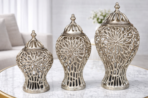 Jarrón de Flores de Aluminio con Acabado Dorado, Estilo Art Deco Clásico, Forma Alta y Grande, Decoración de Piso, Personalización con Temática Navideña - Product Image 4