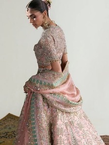 Élégante Robe Lehenga Choli en Soie Rose Brodé, Longueur Ras du Sol, Traditionnelle pour Mariage et Fêtes, Haute Qualité pour Femme, Inde - Product Image 3