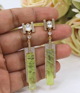 Pendientes Largos de Zirconia con Acabado Dorado a la Moda, con Aspecto de Piedra, para Mujer, para Looks de Noche, para Fiestas - Product Image 2