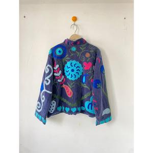 Chaqueta de terciopelo púrpura con bordado floral de lujo, estilo suzani, para mujer, ropa de primavera, manga larga, cuello alto, estilo bohemio. - Product Image 5