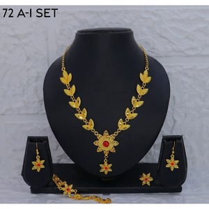 Nouvelle collection de bijoux français : Magnifique ensemble de bijoux en diamants rouges artificiels, haute qualité, style français, vente en gros de colliers de luxe. - Product Image 6