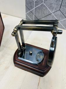 Loupe vintage en laiton noir réglable sur base en bois |   Loupe de bureau classique - Product Image 3