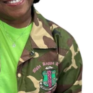 Veste camouflage verte pour femme, style décontracté, veste bomber légère, vêtements d'extérieur tendance, fermeture à boutons, vêtements élégants - Product Image 2