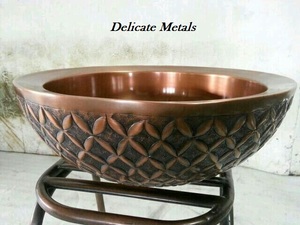 Lavabo Redondo de Lujo de Doble Pared de Cobre Delicate Metals DS-177 con Acabado Cobre Antiguo de 40CM, Lavabo de Sobremesa Duradero con Relieve - Product Image 2