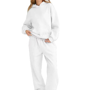 Conjunto Deportivo Personalizado con Logotipo Bordado en Diamantes de Imitación, Top Corto Informal XS, Conjunto de 2 Piezas con Bolsillos para Mujer - Product Image 4