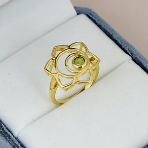 <b>Peridot</b> Gemstone Vintage <b>Ring</b> Solid 925 Sterling Silver Round Gemstone Floral <b>Ring</b> Gold Plated Bezel Setting <b>Ring</b> For Women - Product Image 3