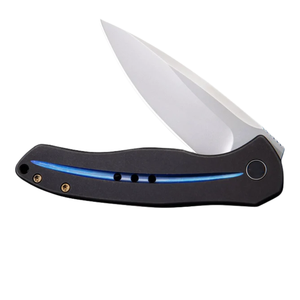 Couteau de poche pliant noir avec manche à accent bleu, lame argentée, clip métallique, design compact et portable pour un usage quotidien - Product Image 3