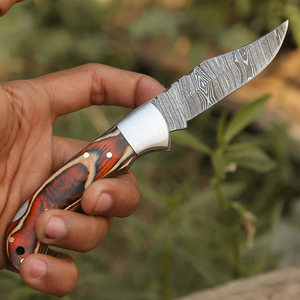 2026 Venta al por mayor OEM Cuchillo de bolsillo plegable de supervivencia de acero de Damasco de grado industrial hecho a mano con mango de madera hermoso y punta de cuchilla afilada - Product Image 4