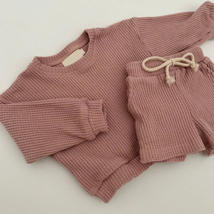 Conjunto de Dos Piezas de Algodón para Bebé Unisex, Camiseta y Pantalones Cortos de Color Sólido, Atuendo Informal de Verano, Cuello Redondo, Manga Corta, Ropa Transpirable - Product Image 6