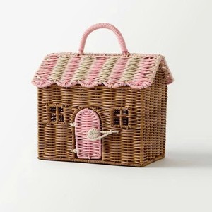 Panier de rangement en rotin rose en forme de maison, collection Sweet, fait main, élégant, pour chambre d'enfant, organisateur de jouets décoratif - Product Image 1