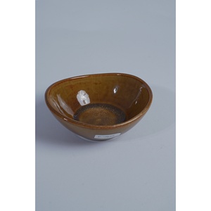 Plat à sauce soja personnalisé fait main en grès, finition brillante à glaçure réactive, style Japandi, Agung Keramik, compatible lave-vaisselle - Product Image 1